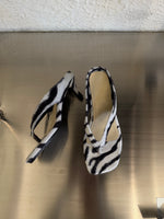Load image into Gallery viewer, Zebra print heels