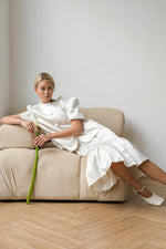 Load image into Gallery viewer, White satin jacket with short sleeves
