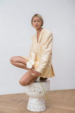 Load image into Gallery viewer, Butter jacket with flowers
