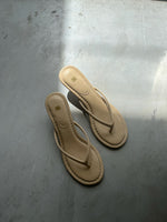Load image into Gallery viewer, heel suede beige
