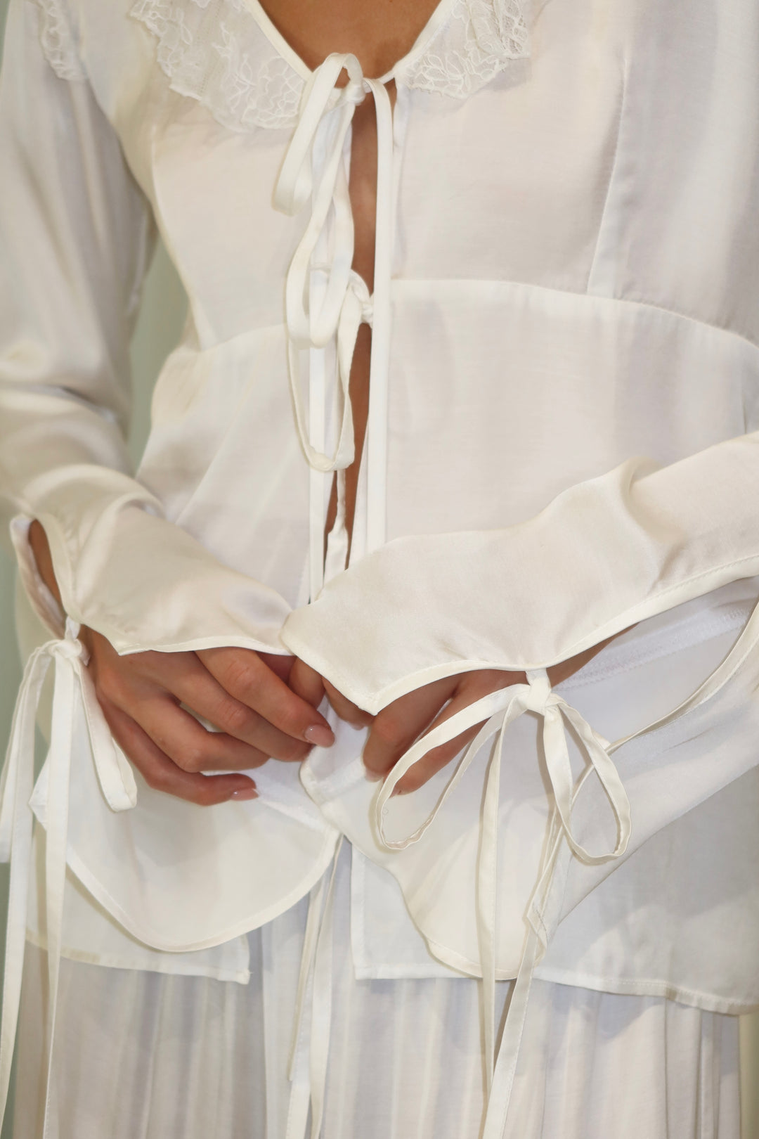short overlay white