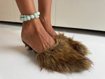 Load image into Gallery viewer, Shaggy beige heeled shoes
