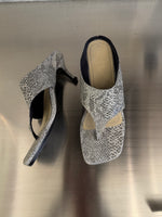Load image into Gallery viewer, Snake print heeled shoes
