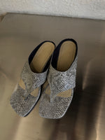 Load image into Gallery viewer, Snake print heeled shoes
