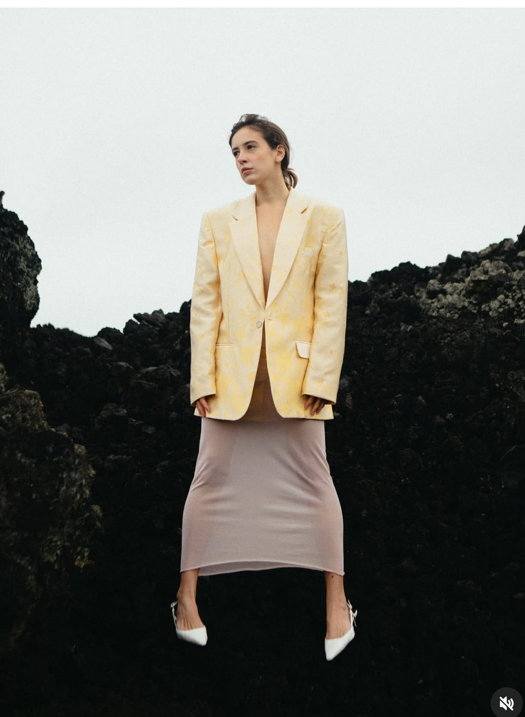Butter jacket with flowers